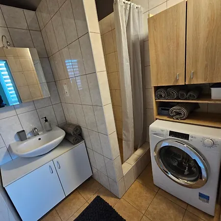7 * Комарно